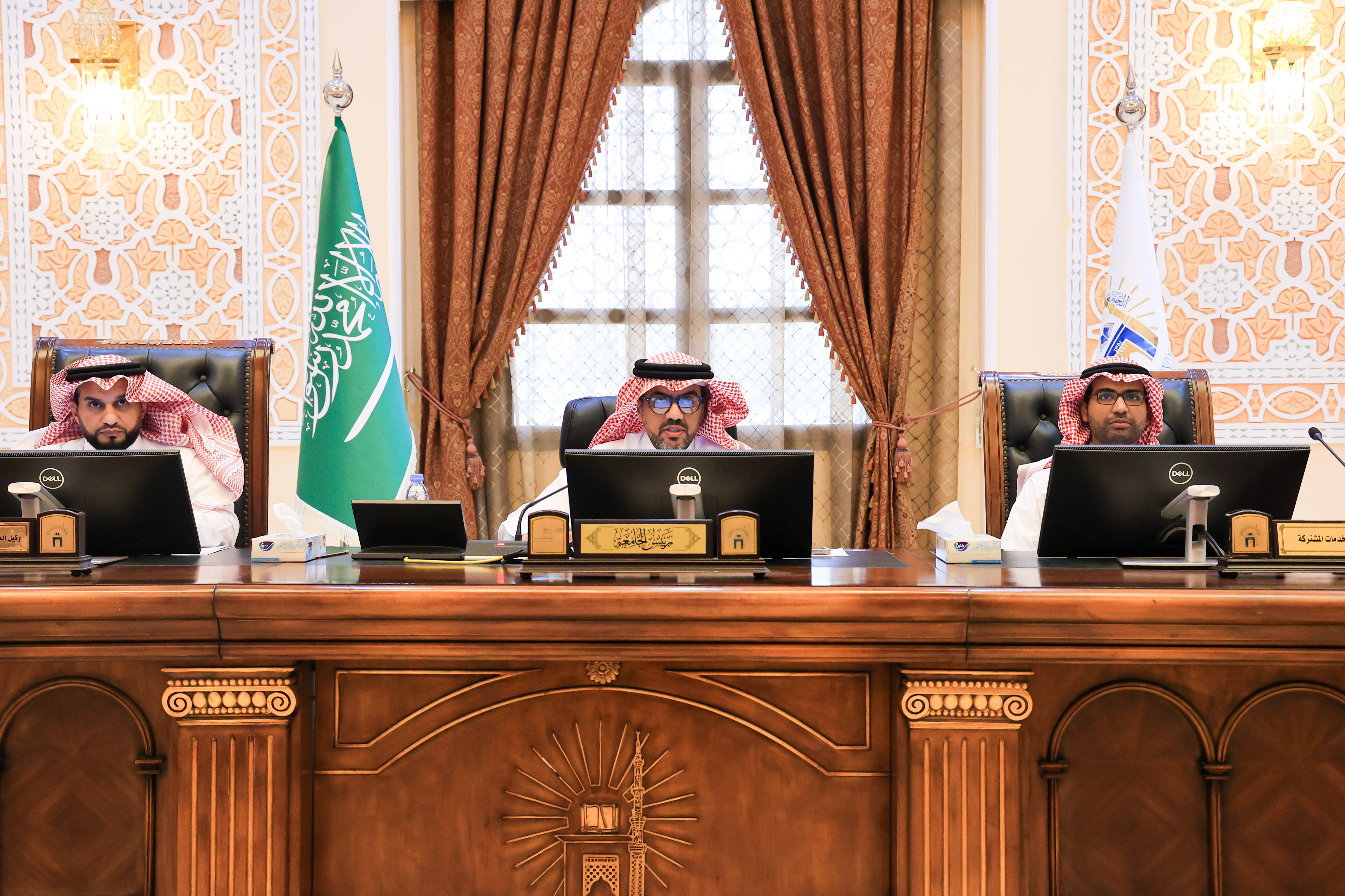 رئيس ⁧الجامعة الإسلامية⁩، يترأس مجلس الجامعة في جلسته التاسعة من العام الجامعي 1446هـ.